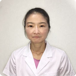 口腔外科担当　歯科医師　望月
